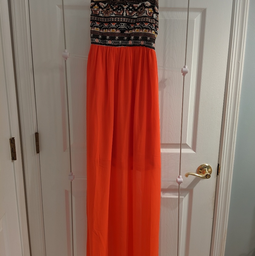 Super B Sleeveless Maxi Dress